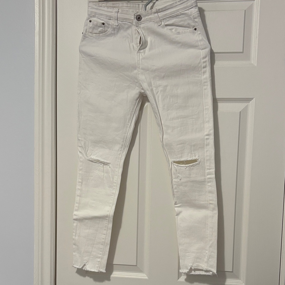 White cropped jeans